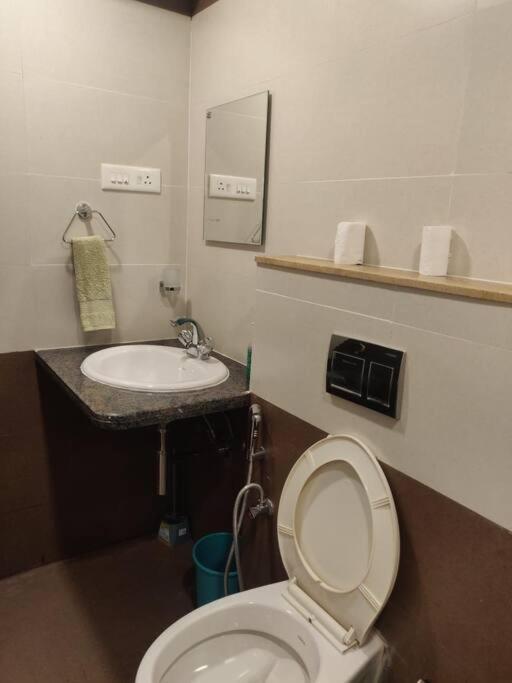 Chillx Comfort Stay 2Bhk Luxury Apt Arpora Exteriör bild